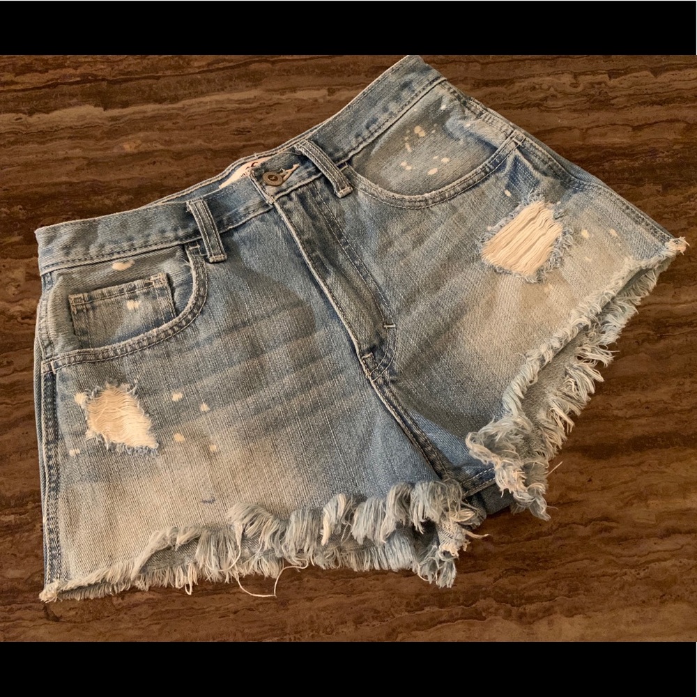 HOLLISTER CALIF DISTRESSED HIGH RISE SHORTS 3 26W